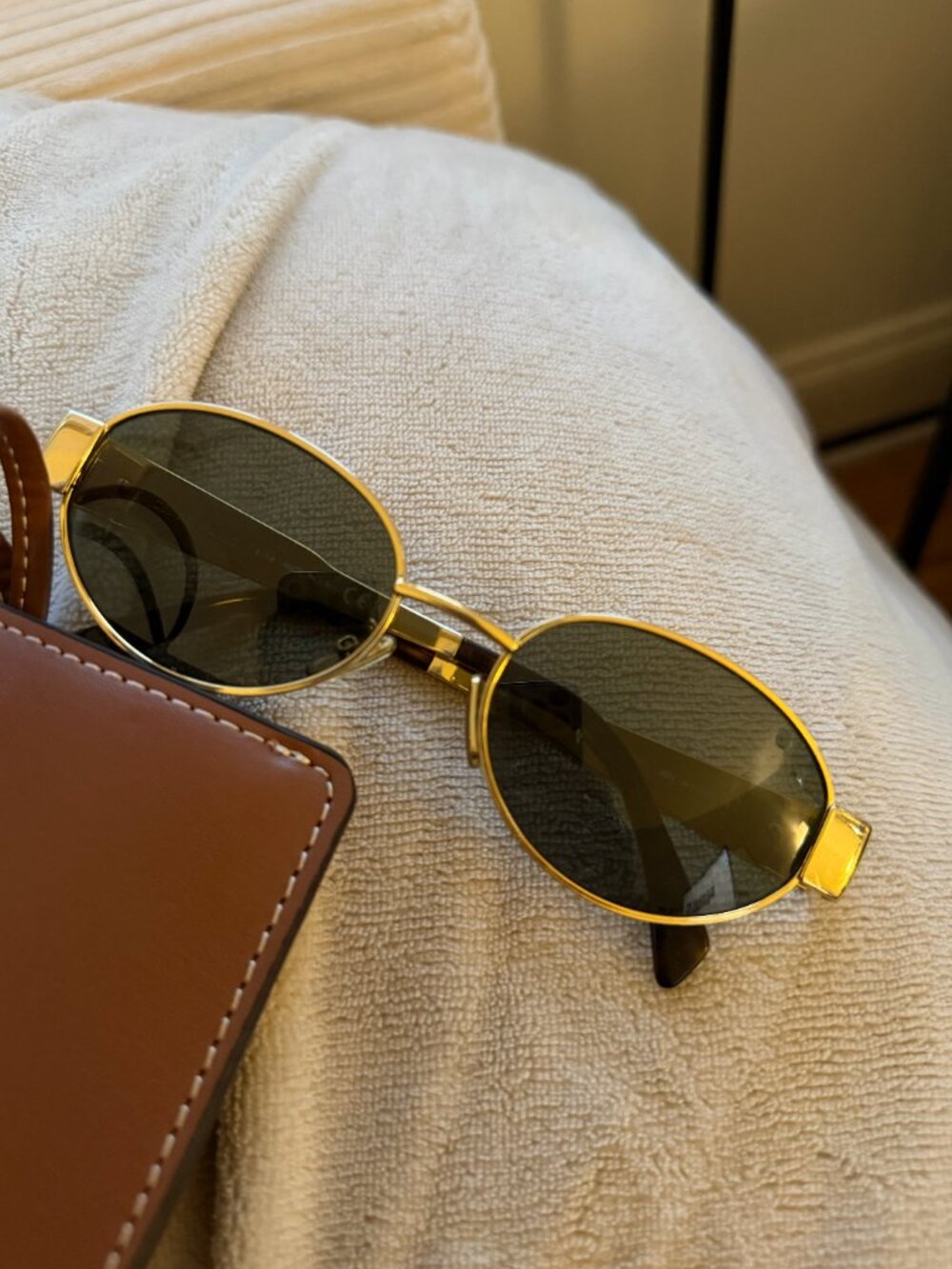 Celine Triomphe Sunglasses — Authenticated, minor scratches - sunglasses only! - Picture 6 of 11